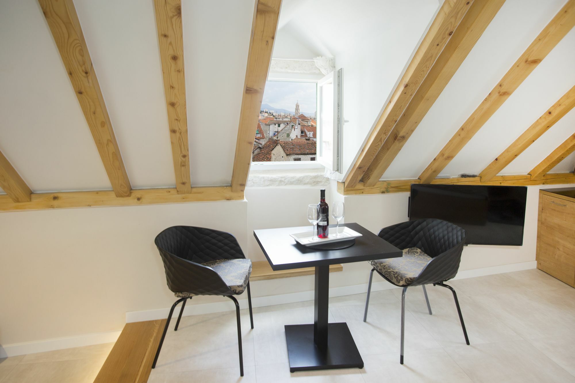 Situs Residence Split Eksteriør billede